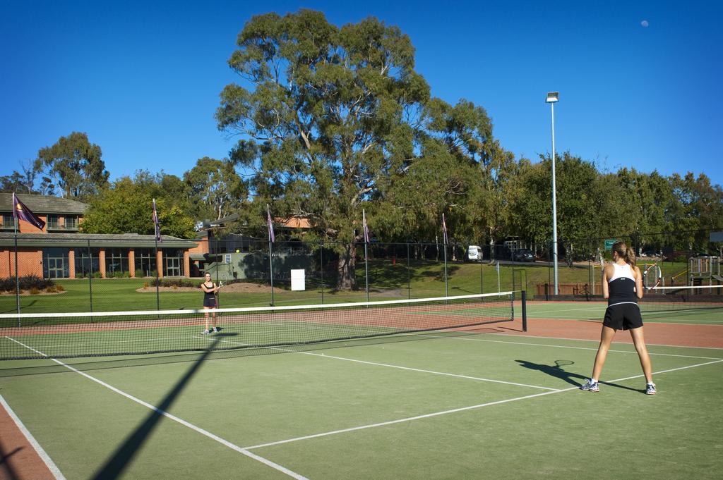 Отель Country Club Tasmania Лонсестон Экстерьер фото