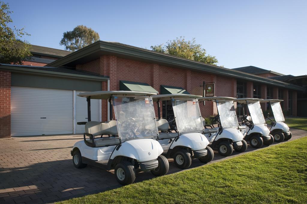 Отель Country Club Tasmania Лонсестон Экстерьер фото