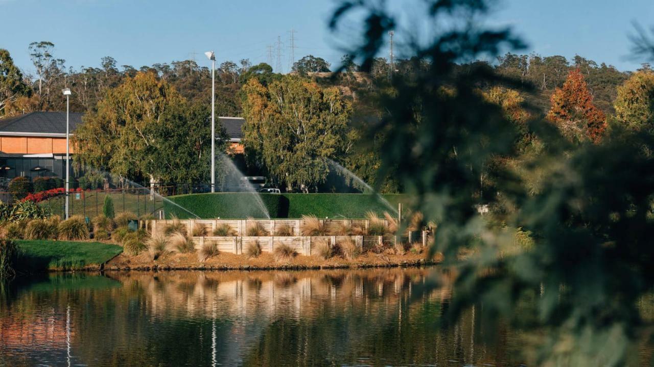 Отель Country Club Tasmania Лонсестон Экстерьер фото